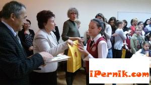 Връчиха награди на ученици 12_1449036855