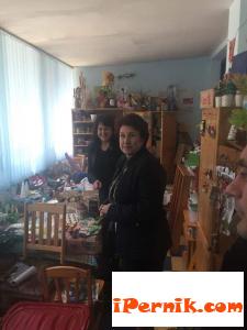 MГЕРБ – Перник зарадваха деца от Дома за деца с увреждания “Добро сърце“ с лакомства и плодове 12_1449221003