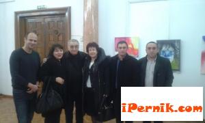 Светлин Русев прави изложби в Перник 01_1451723554
