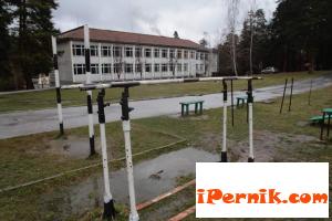 Възпитатели от дом наказвали деца да стоят в студа по бельо 01_1452330603
