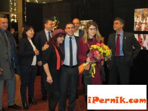 Сурва започна със снимки