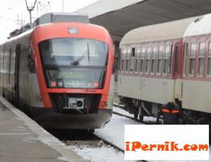 Влаковете се движат със закъснение 01_1453644782