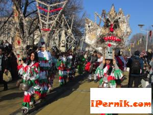 Хиляди хора посетиха Перник за Сурва 01_1454225910