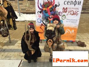 Ирина Бокова получи сурвакарска маска 02_1454310288