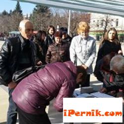 Перничани дадоха гласа си за референдума на Слави 02_1455528096