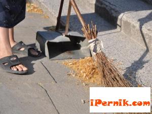 Безработни младежи започнаха работа към Община Дупница 02_1456238050