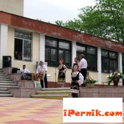 Не се дава равен достъп до читалището в кв. Църква 03_1459005468