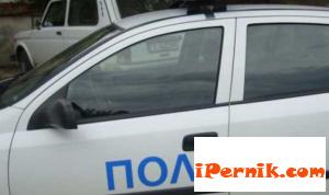 Радомирски полицаи задържаха двама за измама на възрастна жена 03_1459250226
