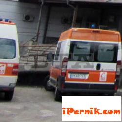 Нападнаха екип на спешна помощ Перник 03_1459333494