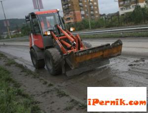 Перничани протестират срещу незаконния добив на въглища 04_1459495847