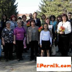 Ирена Соколова участва в засаждането на фиданки в Долни Дъбник 04_1459669408