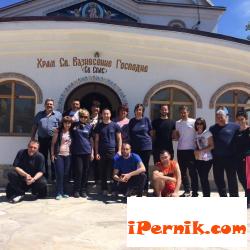 Почистиха църквата в с. Друган 04_1461051905