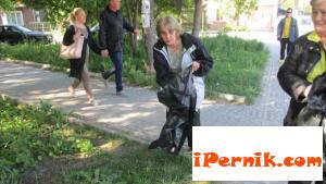 55 служители от общината чистят Перник от боклуци  04_1461398352