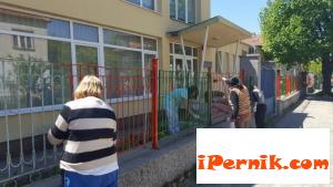 Освежиха ЦДГ №3 „Пролетен цвят” в Перник 04_1461399067