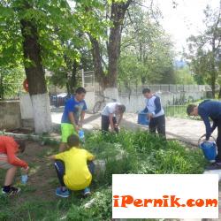 В ОУ”Христо Ботев” гр.Батановци се провеждаха различни дейности по повод Деняна Земята 04_1461424758