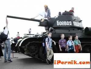 10 000 войници маршируват днес на Червения площад в Москва 05_1462767784