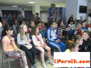 Възпитаниците на X основно училище провеждат „Час по родолюбие" 05_1462886794