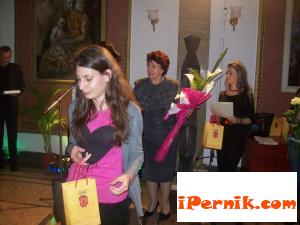 Вяра Церовска направи обръщение към абитуриентите 05_1463111458