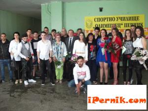 Перничани изпратиха абитуриентите си 05_1463290712