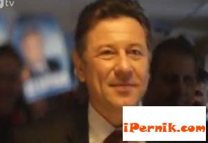 Веселин Мезеклиев като Виктор Сарафов в "Стъклен дом"