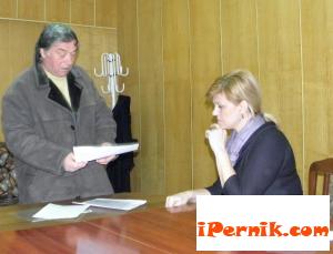 Костадин Костадинов се оплаква на депутатката Ирена Соколова за ограничен достъп