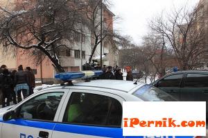 Входа на апартамента на самоубилия се Чочо