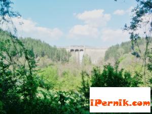Стената на язовир Искър