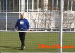 Бойко Борисов тренира за мач с Долна Диканя