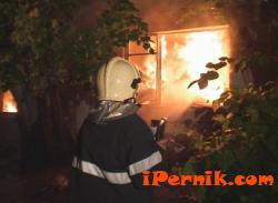 Мъж и жена са пострадали при гасене на пожар в Перник 06_1370416581