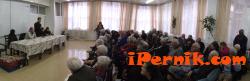 Дома за възрастни хора в Радомир беше посетен от младежките организации на БСП в Перник и Радомир 04_1397718186