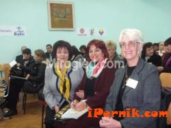 Наградиха учителка по български език от Радомир 05_1400063594