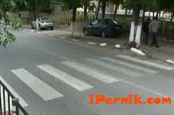 Обновяват пешеходните пътеки в Перник 09_1411635841