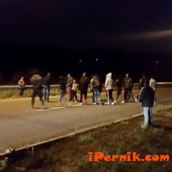 Роми блокираха магистрали заради спрян ток 12_1417677205