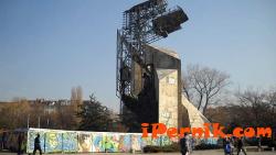 Премахват паметника "1300 години България" пред НДК 12_1418807304