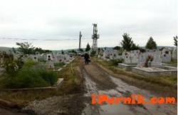 Оправиха пътя за гробищата в Перник 03_1427299987