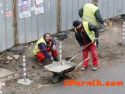 Предлагат стротелни работници без работа през зимата да ремонтират училищата 04_1429771647