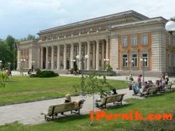 Обявиха обществена поръчка за ремонт на Двореца на културата - гр. Перник 05_1431350121