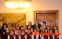 Ученици от Перник посетиха Народното събрание 05_1432810690