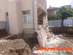 Стена се срути в Природо-математическата гимназия в Казанлък 06_1434971467