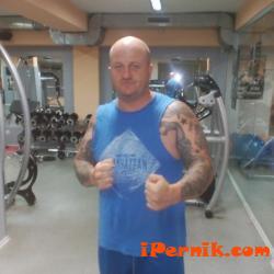 Треньорът по бокс Емил Райков от клуб "Перник" е заложил жилището си 08_1440743624