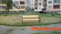 Сложиха нови пейки на детска площадка 09_1441968253