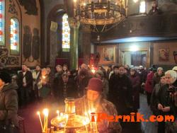 Богоявленския кръст в Перник отиде в 40-годишния Валентин Бонев 01_1452168883