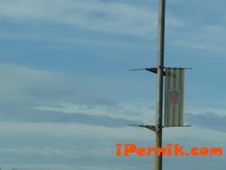 Сменят знамената по външноградската магистрала в Перник 01_1452838694
