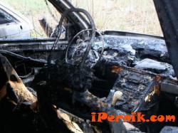 Подпалиха две коли в центъра на Перник 02_1455261504