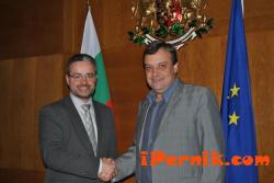 Областният управител на Перник се срещна с регионалния мениджър на ЧЕЗ за България 02_1455356118