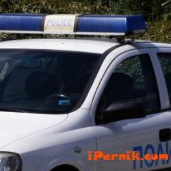 Пернишки полицаи намериха и иззеха скоростна кутия със заличена номера и волани от леки автомобили 06_1466776049