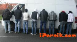 Брезнишки полицаи задържаха млад софиянец, превозвал шестима афганистанци 07_1469860985