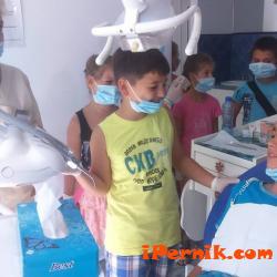 Показаха на деца какво е да си зъболекар в Перник 07_1469863425