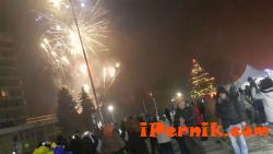 На централния площад в Перник имаше тържества за Нова година 01_1483335940