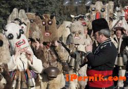Учат чужденците на български за маскарада